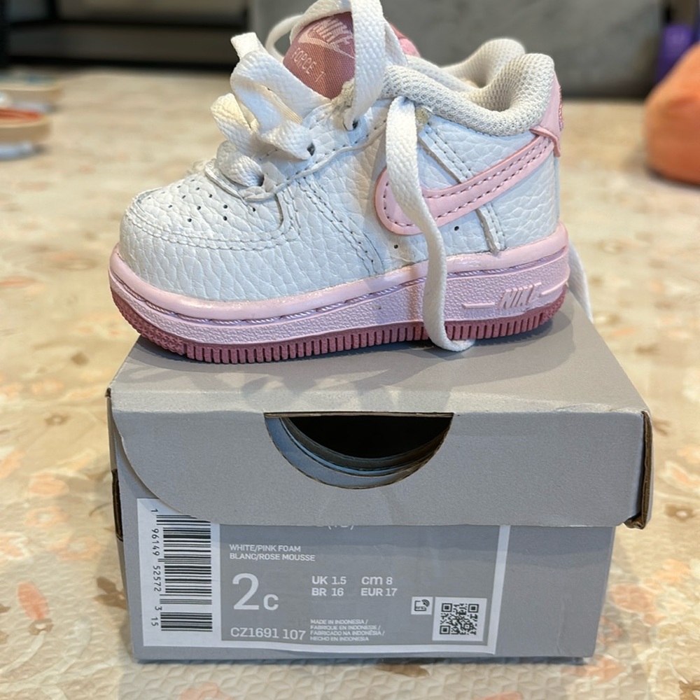 Nike Kids Sneakers White and Pink Accents